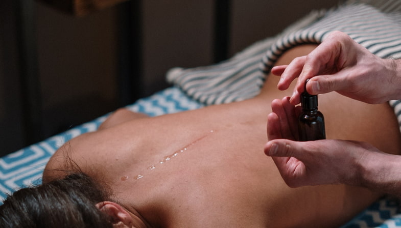 Huile de chanvre pour massage : risques pour la santé