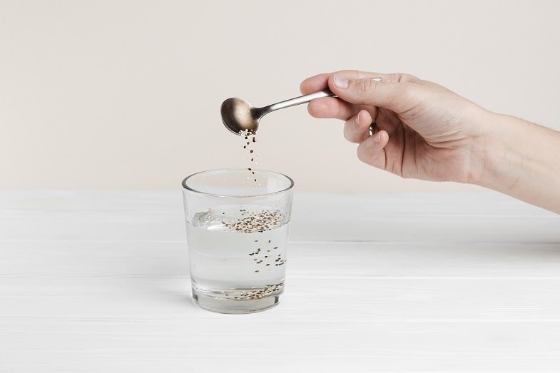 Immerger les graines dans l’eau